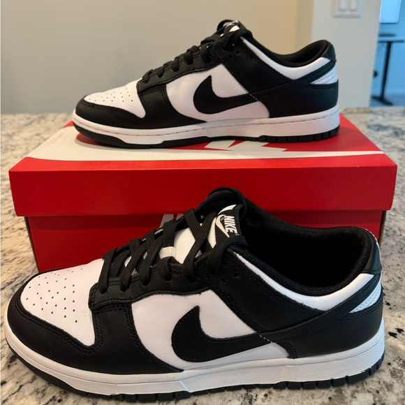 Nike Dunk Low “Black White” - Picture 2 of 6